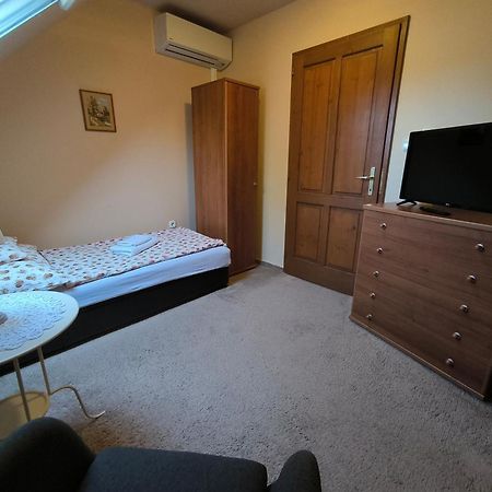 Korona Panzio Bed & Breakfast Balatonbereny Exterior photo