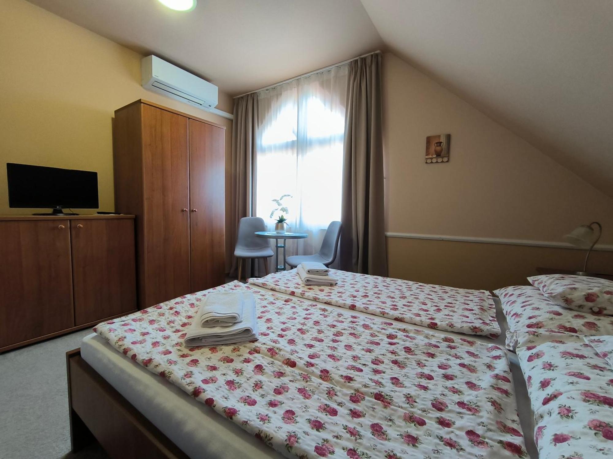 Korona Panzio Bed & Breakfast Balatonbereny Exterior photo